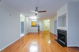 42470 Pennyroyal Sq in Ashburn, VA - Foto de edificio - Building Photo