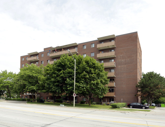 The Mayfair in Milton, ON - Building Photo - Building Photo