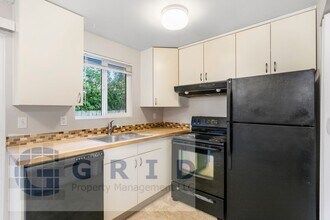 7033 SW Garden Home Rd in Portland, OR - Building Photo - Building Photo