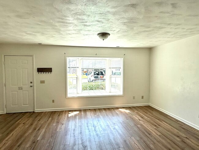 834 Patrick Henry Dr in Blacksburg, VA - Foto de edificio - Building Photo