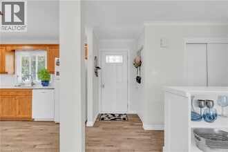 110 Stonybrook Dr in Kitchener, ON - Building Photo - Building Photo