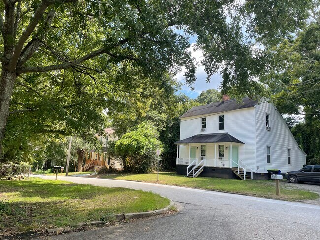 1 Berry Ave, Unit 1 Berry Avenue in Newnan, GA - Building Photo - Building Photo