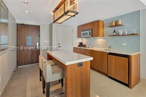 6801 Collins Ave, Unit # 813 in Miami Beach, FL - Building Photo - Building Photo