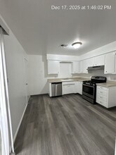 2724-2728 S Sallee Ct in Visalia, CA - Building Photo - Building Photo