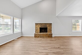 7008 S 78th E Ave in Tulsa, OK - Building Photo - Building Photo