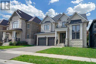 24 Forest Edge Crescent in East Gwillimbury, ON - Building Photo - Building Photo