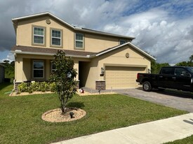 521 Brunswick Dr in Davenport, FL - Building Photo