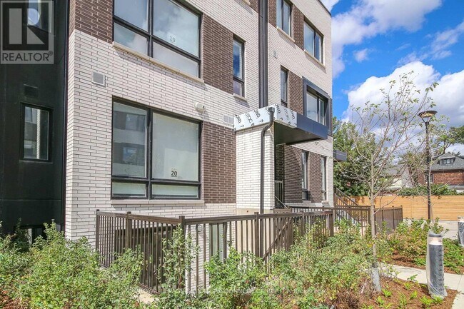 20 Ed Clark Gdns in Toronto, ON - Building Photo - Building Photo