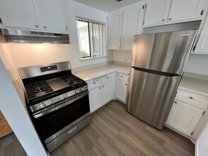 1321 N Vista St in Los Angeles, CA - Building Photo - Building Photo