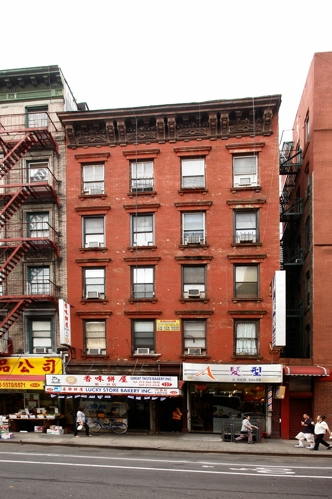 127 E Broadway in New York, NY - Building Photo - Building Photo