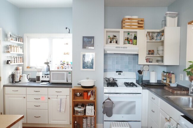 50 Bartlett St in Somerville, MA - Foto de edificio - Building Photo