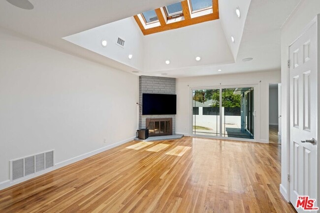 6672 Bobbyboyar Ave in Los Angeles, CA - Building Photo - Building Photo