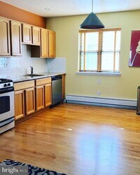 1012 Dickinson St photo'