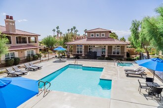Willow Crest Townhome Aparmtents in Desert Hot Springs, CA - Building Photo - Building Photo