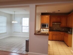 535 Poplar Ln in Irving, TX - Building Photo - Building Photo