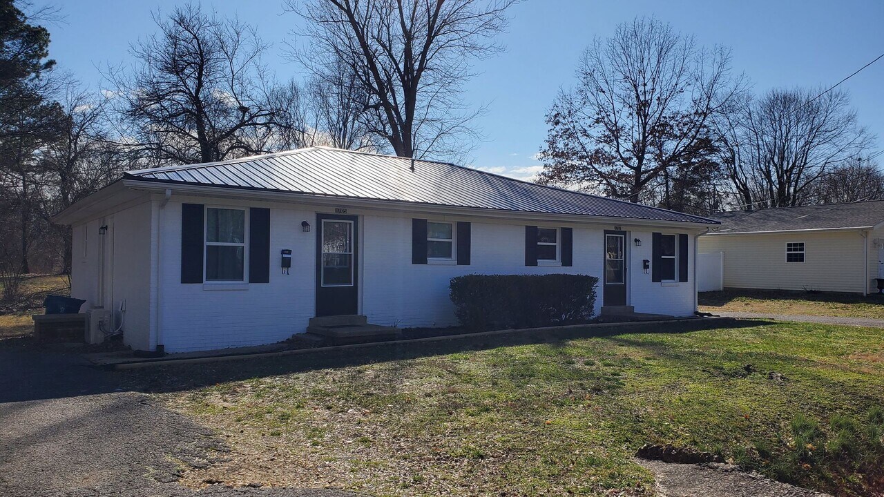 1707 Dodson St in Murray, KY - Building Photo