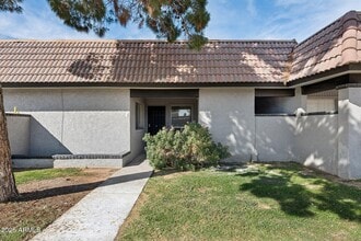 9001 W Elm St in Phoenix, AZ - Building Photo - Building Photo