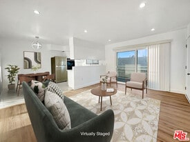 220 E Hyde Park Blvd in Inglewood, CA - Building Photo