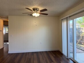 77-79-79 W Clover St in Woodland, CA - Building Photo - Building Photo