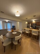 130 Meridian St in Groton, CT - Building Photo - Building Photo