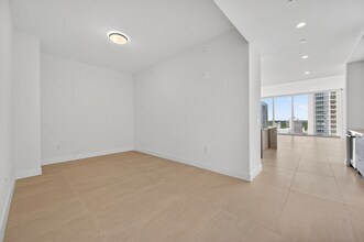 301 1st St S in St. Petersburg, FL - Building Photo - Building Photo