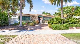 623 NE 17th Way in Fort Lauderdale, FL - Building Photo