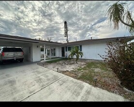 2179 Broad Ranch Dr in Port Charlotte, FL - Building Photo - Building Photo