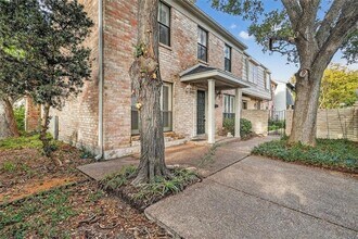 145 Lake Shore Dr in Corpus Christi, TX - Building Photo - Building Photo