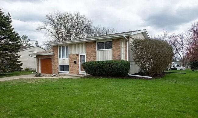 property at 1528 W Daytona Dr