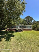 7756 Funston Rd SE in Winnabow, NC - Building Photo