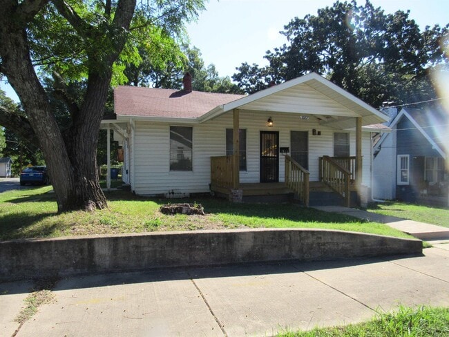 2022 N Magnolia St in North Little Rock, AR - Building Photo - Building Photo