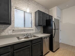 5550 Spring Valley Rd in Dallas, TX - Building Photo - Building Photo