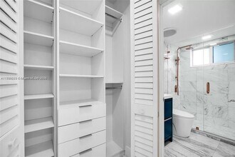 1150 Euclid Ave, Unit 306 in Miami Beach, FL - Building Photo - Building Photo