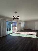 5720-5730 Yolanda Ave in Los Angeles, CA - Building Photo