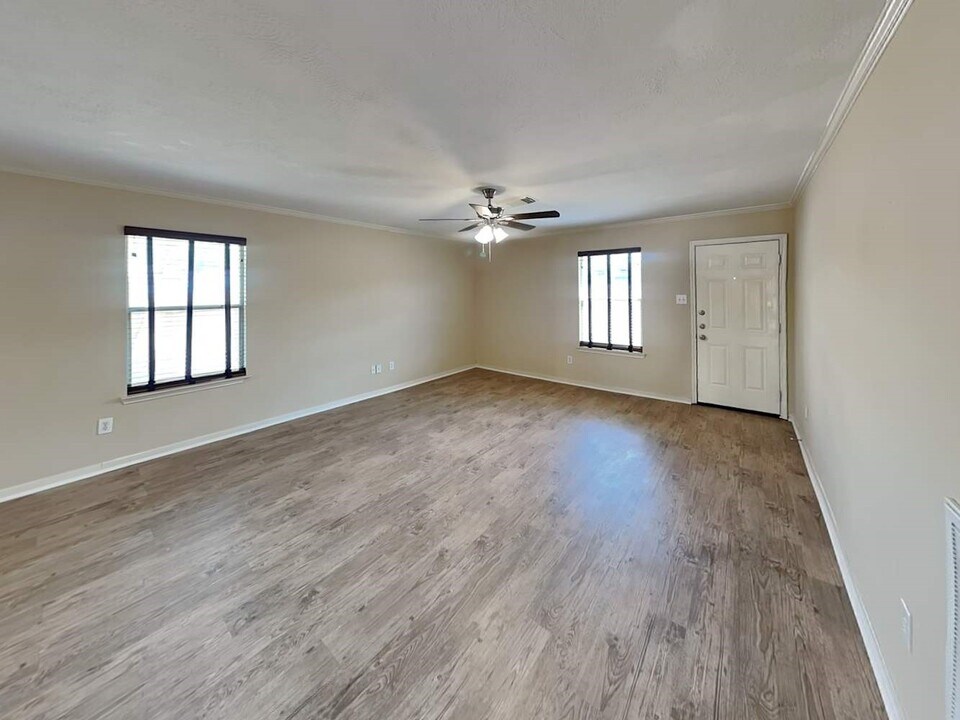 4934 Steel Meadows Ln in Humble, TX - Building Photo
