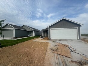 3821 Selawik St in Sherman, TX - Foto de edificio - Building Photo
