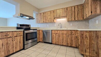 920 SE 13th St in Cape Coral, FL - Building Photo - Building Photo