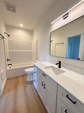 413 SE Yew Ln in Bend, OR - Building Photo - Building Photo