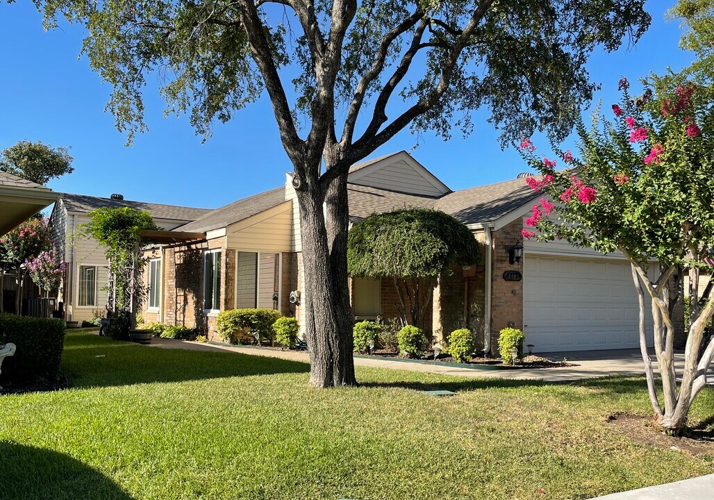 3909 Winter Park Ln in Addison, TX - Building Photo