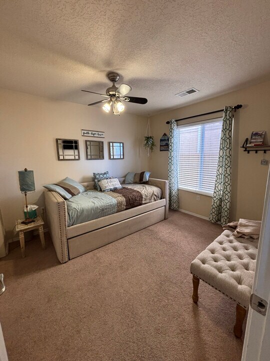 1141 Colibri Ave NW in Los Lunas, NM - Building Photo