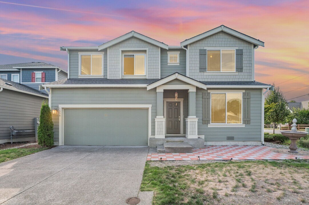 1536 29th St NW in Puyallup, WA - Building Photo