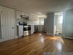55 Forest Ave in Everett, MA - Building Photo - Building Photo