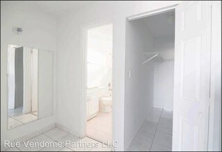 6960 Rue Vendome in Miami, FL - Building Photo - Building Photo