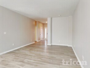 1229 S Aberdeen Dr in Franklin, IN - Foto de edificio - Building Photo