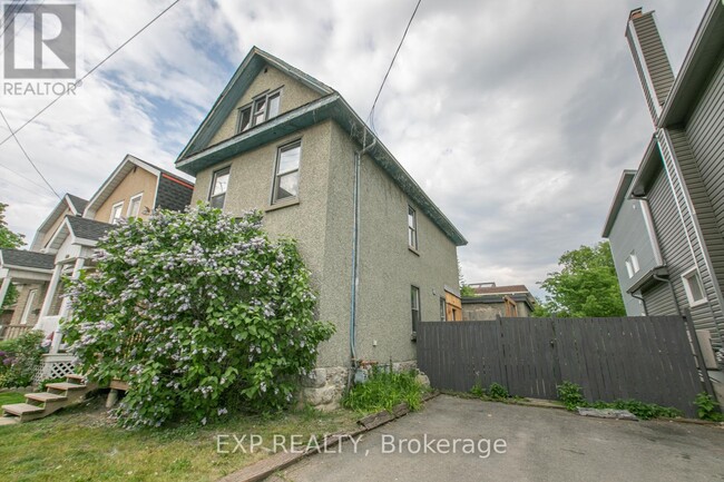 341 Parkdale Ave in Ottawa, ON - Building Photo - Building Photo