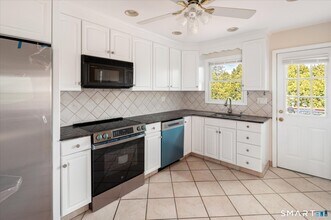 48 Lanell Dr in Stamford, CT - Building Photo - Building Photo