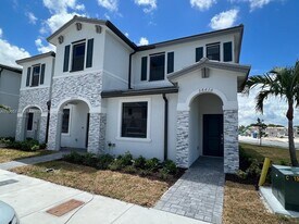 28610 SW 133rd Ct in Homestead, FL - Building Photo