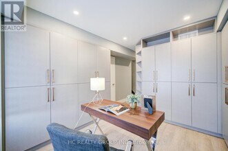25 Lafferty Ln in Richmond Hill, ON - Building Photo - Building Photo
