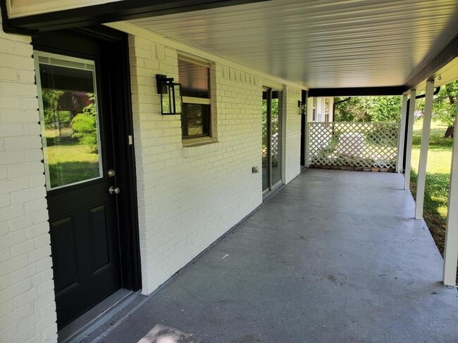 607 E 15th St in Bonham, TX - Building Photo - Building Photo