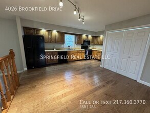 4026 Brookfield Dr in Springfield, IL - Building Photo - Building Photo